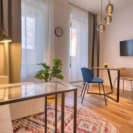 Apartment Fullhouse Premium H11 *
